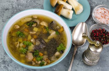 Yabani mantardan yapılan çorba