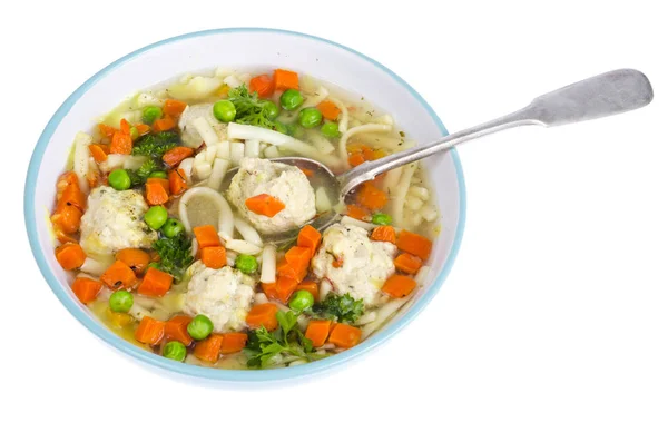 Caldo de pollo con verduras, pasta y albóndigas . — Foto de Stock