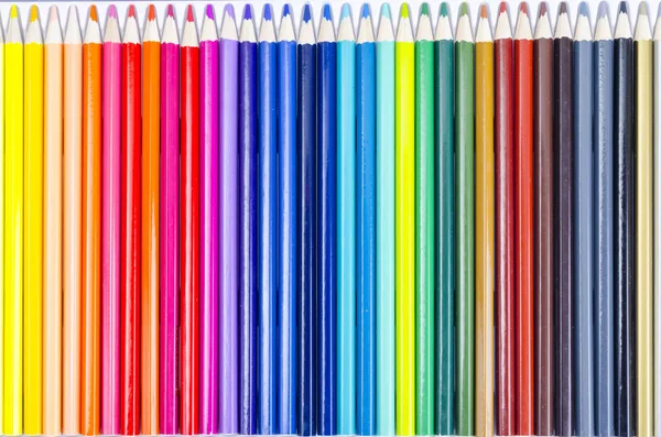 Balení s jasně barevnými tužkami pro kreslení — Stock fotografie