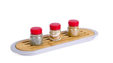 Öğütülmüş kurutulmuş baharatlı kavanozlar, ot. Fotoğraf