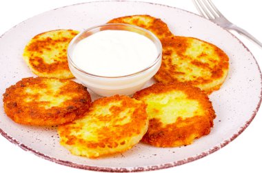 Beyaz soslu sebze iliği krepleri. Stüdyo Fotoğrafı