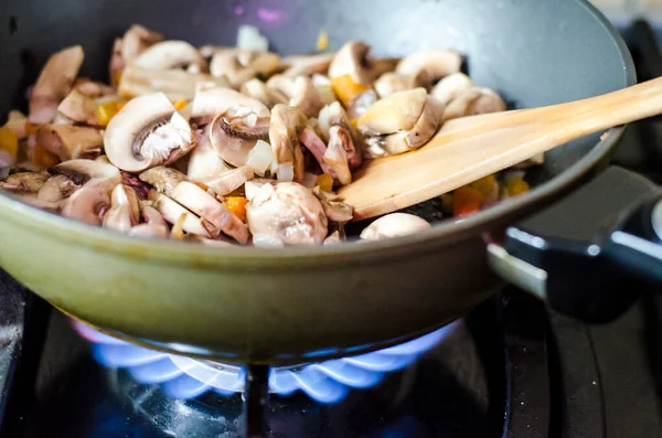 Champignons Onions Fried Pan Fire Studio Phot — Stock Photo, Image