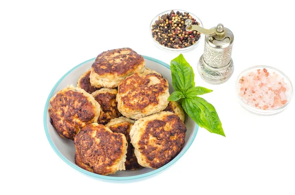 Kıyma dilimlenmiş etten ev yapımı pirzola. Stüdyo Fotoğrafı