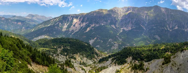 Berglandschaft Mit Blick Auf Den Wald Die Serpentine Der Straße — Stockfoto