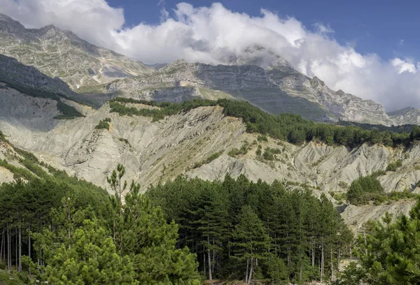 Une Immense Montagne Majestueuse Été Par Une Journée Ensoleillée Région — Photo