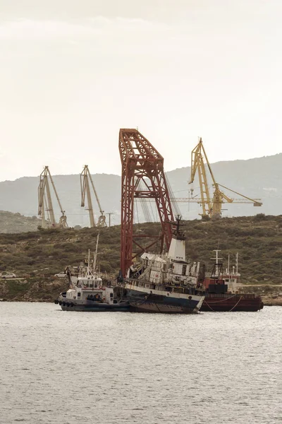 Antiguos Barcos Muelle Puerto Ciudad Perama Día Nublado Invierno Grecia — Foto de Stock