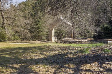 Dağlarda Hıristiyan kilisenin topraklarına kapısı (