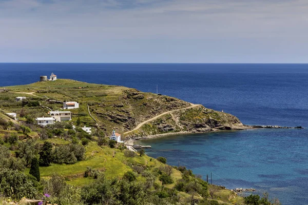 Vue sur les montagnes et la mer depuis la falaise (Andros Island) , — Photo