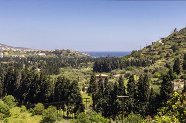 Andros üzerinde Chora kasabasının görünümü (Yunanistan, Kiklad Adaları)