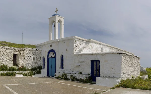 Χριστιανικό, κοντινό στην Ορθόδοξη εκκλησία (Άνδρος, Ελλάδα, Cycl — Φωτογραφία Αρχείου