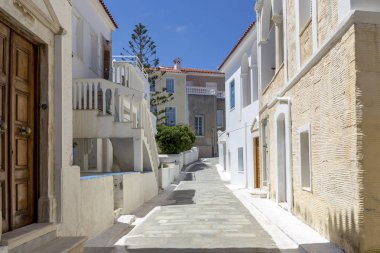 Chora kasabasının sokakları (Kiklad Adaları, Andros Adası, Greec