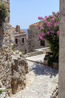 Sokak güçlendirilmiş kasaba Monemvasia görünümü (Laconia, Greece, Pelop