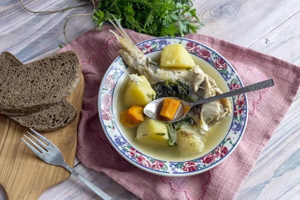 Comida pronta. A sopa de peixe . — Fotografia de Stock