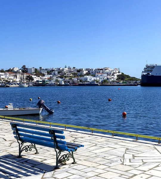 Îles Grecques. Vue du port de Gavrio (île Andros, Cyclades, Grèce) ) — Photo