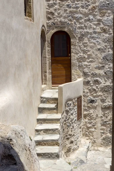 Vista de fragmento rua fortificada cidade Monemvasia (Laconia, Greece, Peloponnese ) — Fotografia de Stock