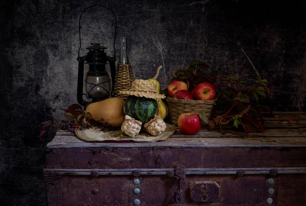 Cadılar Bayramı Konsepti Balkabağı Şarap Elmalarla Dolu Bir Hayat Yakın — Stok fotoğraf