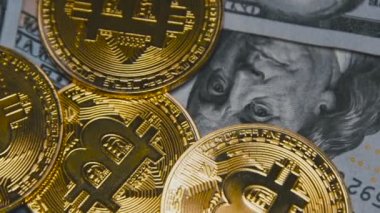 Altın bitcoins 100 dolar faturalarında döner