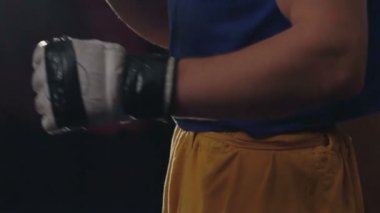 İki ücretsiz fighters spor salonunda boks. Yavaş yavaş