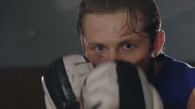 Tekme kamera Studio eğitim acımasız terli ücretsiz fighter. Yavaş yavaş