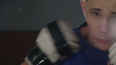 Tekme kamera Studio eğitim acımasız terli ücretsiz fighter. Yavaş yavaş