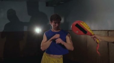 Ücretsiz fighter eğitim studio başladı. Yavaş yavaş