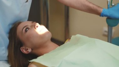 Özel intraoral onay ile diş tedavi kızdır. 4k