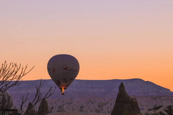 Turkiet Cappadocia Morgon Soluppgång Grottor Ballonger — Stockfoto