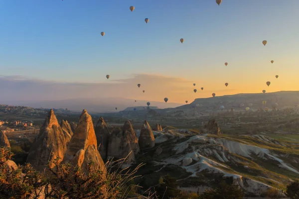 Turkey Cappadocia Morning Sunrise Caves Balloons — Stock Photo, Image