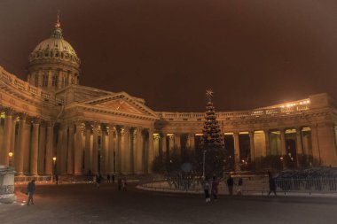 Güzel mimari St. Petersburg. Kış katedralde. Kış cityscape. Kış kar Nehri