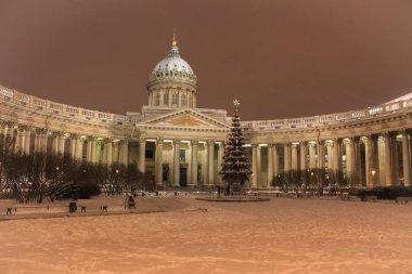 Güzel mimari St. Petersburg. Kış katedralde. Kış cityscape. Kış kar Nehri
