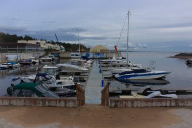 Rıhtımdaki tekneler