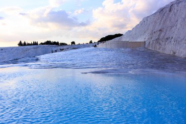 Akşam manzara Pamukkale Türkiye gün batımında hop Dağı