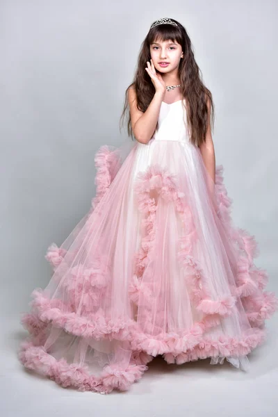 Принцесса Фотостудии Розовом Платье — стоковое фото