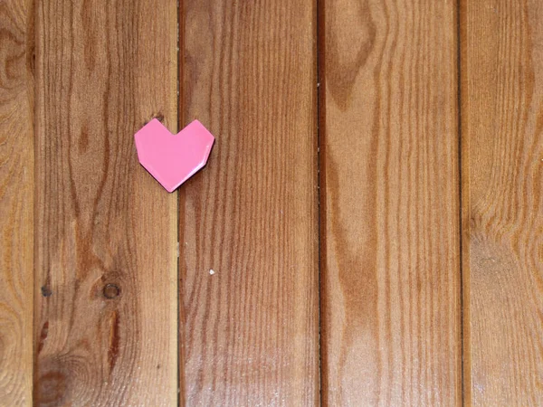 Cuore Rosa Sfondo Legno — Foto Stock