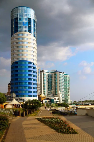 Krasnodar şehrinde binanın güzel görünümü