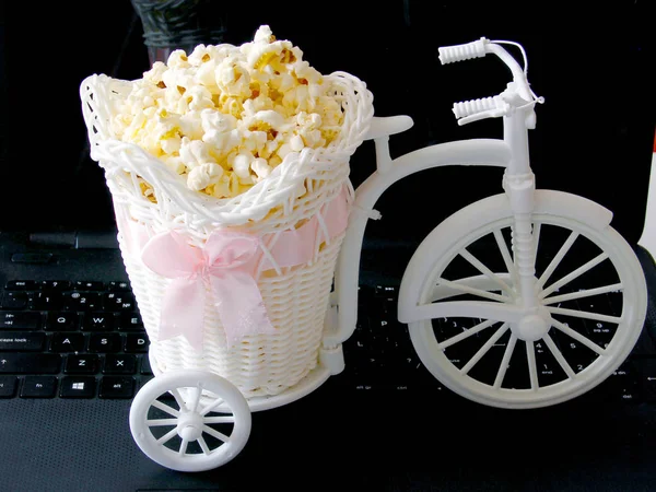 Decorative Bike Carries Popcorn Cart — Stock Photo, Image