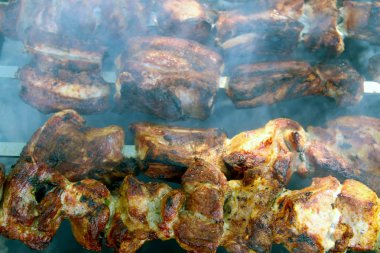 Lezzetli shashlick açık havada pişirme, closeup