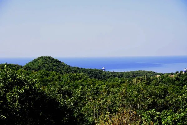 Tuapse Rusya Temmuz 2019 Tuapse Gemi Limanı Dağların Genelinde Deniz — Stok fotoğraf