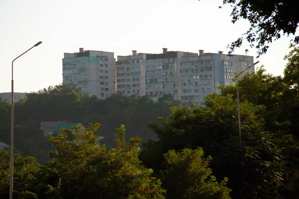 Edifícios Residenciais Altos Topo Montanha Cidade Tuapse — Fotografia de Stock