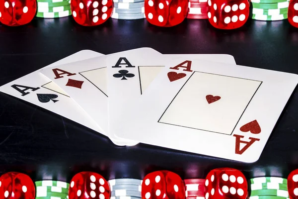 Cartões Fichas Conceito Acessórios Para Casino Uma Imagem Fundo Com — Fotografia de Stock