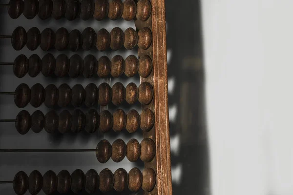 Beyaz Arka Plan Üzerinde Antika Ahşap Abacus — Stok fotoğraf