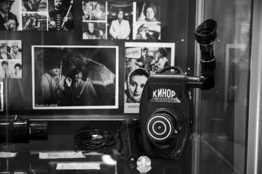 4 Haziran 2018 eski fotoğraf makinesi fotoğraf zaman, arka plan üzerinde siyah ve beyaz atmosferik görüntü, Kişinev, Moldova