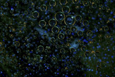 doku baloncuklar koyu mavi zemin üzerine