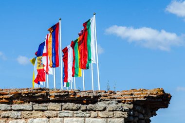 Nessebar Eski Şehir kalıntıları yakın: bayraklar