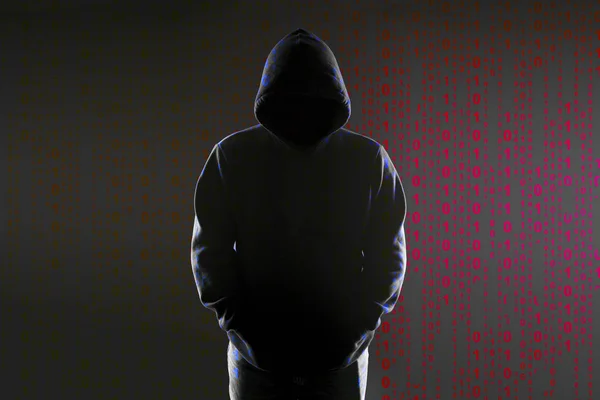 Silhouette Hacker Sur Fond Noir Avec Des Codes Binaires — Photo