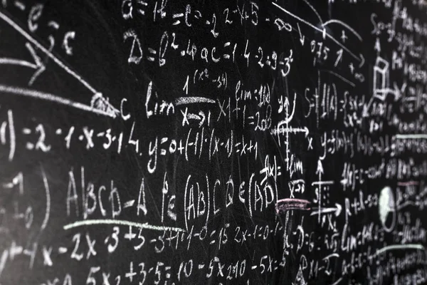 Tableau Noir Inscrit Avec Des Formules Scientifiques Des Calculs Physique — Photo