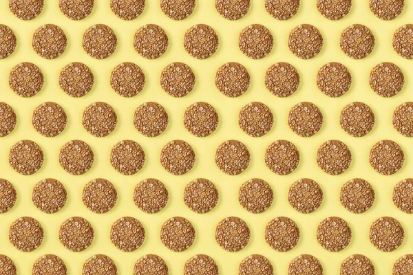 Oatmeal Μπισκότα Δημητριακά Και Σπόροι Μια Κίτρινη Επιφάνεια Εικόνα Φόντου — Φωτογραφία Αρχείου