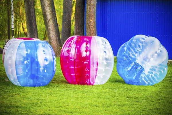 Kleurrijke Ballen Voor Bumper Boll Het Gras — Stockfoto