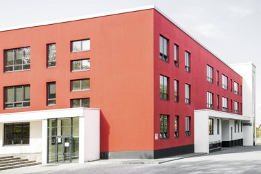 modern tarzda kırmızı binanın fotoğraf