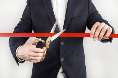 İşadamı kesme kırmızı kurdele